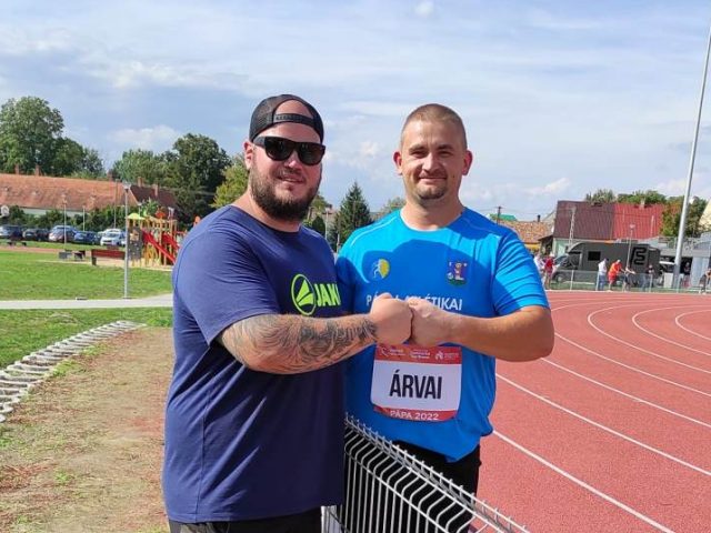 https://papaiac.hu/wp-content/uploads/2022/09/Arvai-Krisztian-Magyar-Nagydijsorozat-Papa-WA-Continental-Tour-Bronze-verseny-640x480.jpg