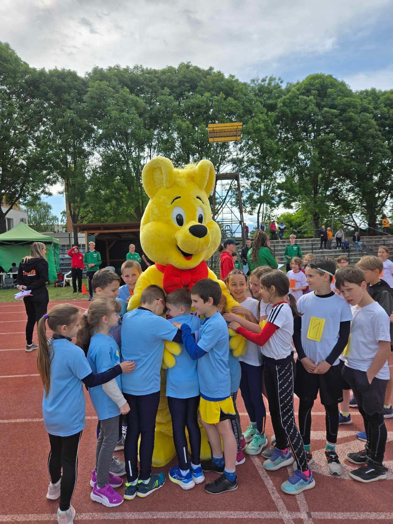 2025. 05. 17 szombat Veszprém Regionális Kölyökből Atléta Program - Pápai Atlétikai Club1 2025. 05. 17 szombat Veszprém Regionális Kölyökből Atléta Program - Pápai Atlétikai Club1