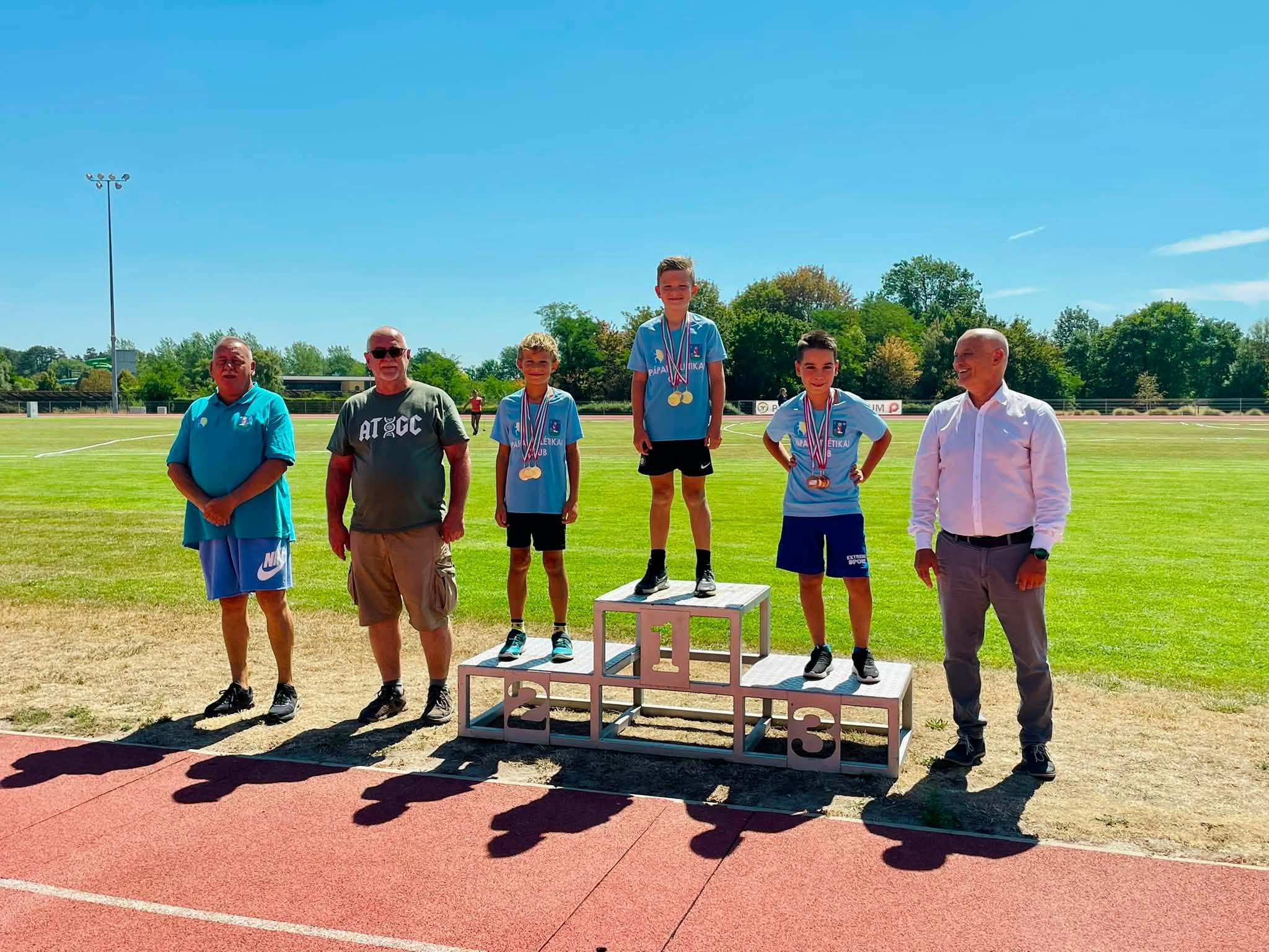2026.08.15 VIII. Kis Károly emlékverseny versenyszámok eredményei és dobogós képei -Pápai Atlétikai Club-dobogo-12